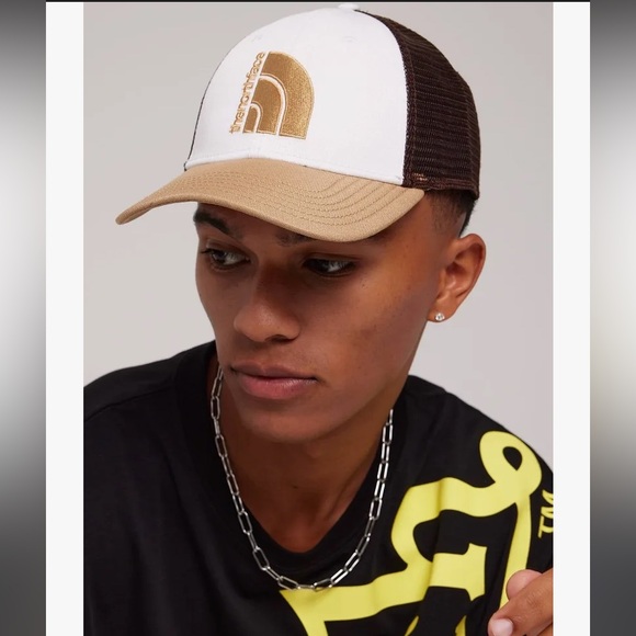 The North Face Mudder Trucker Hat One Size Almond Butter & Coal Brown NWT - Picture 3 of 4